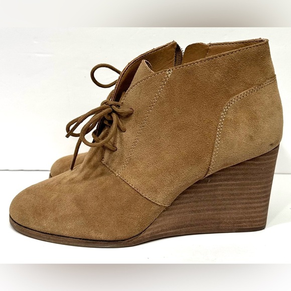Lucky Brand Shylow Suede Lace Up Wedge Booties Size 8 (38.5) Beige Leather Boots - Picture 3 of 11